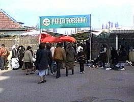 Politia incearca sa stopeze comertul ilegal in Piata Fortuna