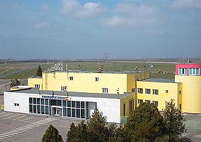 Privatizarea este o sansa pentru Aeroportul Aradean - Virtual Arad News (c)2004