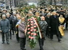 Revolutionarii isi omagiaza martirii