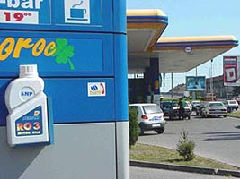 Si benzina e mai ieftina in Romania
