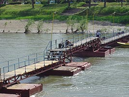 Si in anul care urmeaza podul de pontoane va mai fi necesar - Virtual Arad News (c)2004