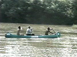 Viceprimarul Bognar a tatonat ritmul expeditiei intr-o canoe pe Mures