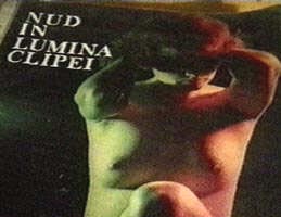 Albumul "Nud in lumina clipei" - o selectie a imaginilor frumusetii feminine