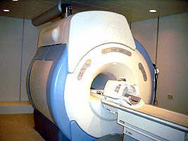 Centrul de Diagnostic a fost dotat cu cea mai moderna aparatura - Virtual Arad News (c)2005