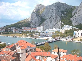 Cu o suprafata cat un sfert de Romanie, Croatia a incasat de peste 6 ori mai multi bani din turism - Virtual Arad News (c)2005