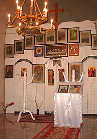 Interiorul Schitului "Cuvioasa Parascheva" din Bodrogul Vechi - Virtual Arad News (c)2005