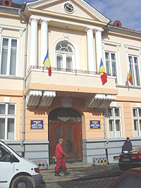 Primaria Lipova are intarzieri la plata ajutorului social - Virtual Arad News (c)2005