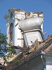 Turla bisericii ortodoxe din Socodor a fost daramata de furtuna