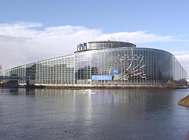 Astazi la Strasbourg se va stabili data aderarii Romaniei la UE