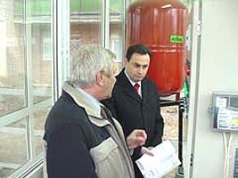 Directorul Lucian Barniciu si primarul Gheorghe Falca au inaugurat primul modul termic
