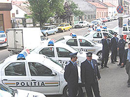 O noua serie de masini noi Dacia Logan pentru politistii aradeni