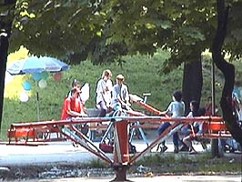 Parcul Copiilor arata mai ingrijit - Virtual Arad News (c)2006