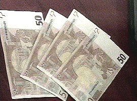 Politia a descoperit bancnote false la Chisineu Cris