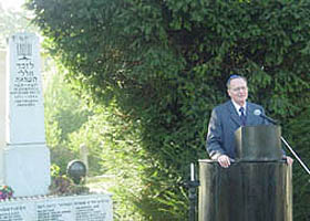 Presedintele Comunitatii evreilor din Arad - Schlesinger - la comemorarea "Zilei Holcaustului"