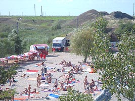 Si plaja de la Ghioroc a fost ocupata de tineri - Virtual Arad News (c)2006