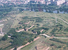 Un alt loc de amplasare a monumentului ar putea deveni Cetatea Aradului - Virtual Arad News (c)2006