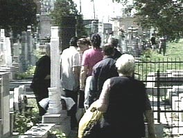 De Pastile Mortilor cimitirele s-au umplut de vizitatori
