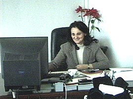 Directoarea Casei de Pensii - Mihaela Vasil la locul ei de munca