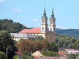 Manastirea Sfanta Maria Radna inca nu dispune de spatiu pentru cazarea turistilor - Virtual Arad News (c)2007