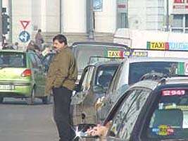 Primaria lucreaza la un proiect privind introducerea unui nou tarif pentru taximetrele care circula in zona metropolitana