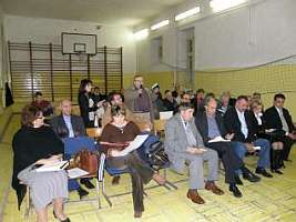 Problema mutarii Liceului German a fost din nou dezbatuta la intalnirea cetatenilor din Aradul Nou cu reprezentantii Primariei