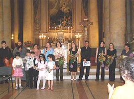 Rugaciunea unui copil in Biserica Minoritilor