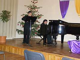 Solistii Dorinel Tuca la vioara si Sorin Dogariu la pian au tinut un frumos recital in sala mica a Filarmonicii