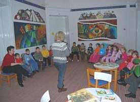 La Biblioteca Judeteana "A. D. Xenopol" copiii au ascultat povestile lui Ion Creanga