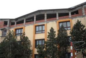 Lucrările de mansardare a imobilului Şcolii Generale „Avram Iancu" se află într-un stadiu avansat