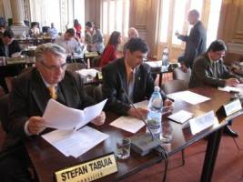 Miercuri consilierii locali municipali vor vota proiectele de acordare a unor titluri şi distincţii cu ocazia Zilelor Aradului