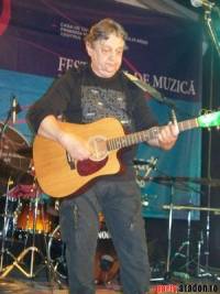 Mircea Vintila pe scena Festivalului de Folk de la Arad
