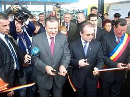 Premierul, Emil Boc, si Ministrul Transporturilor, Radu Berceanu, au inaugurat lucrarile de reabilitare a DN7 pe tronsonul Arad-Nadlac