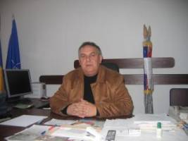 Primarul Avram Ciev declară că interesul administraţiei locale s-a îndreptat în această perioadă spre unităţile de învăţămând de pe raza comunei Bârsa