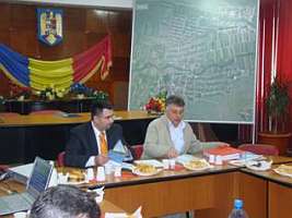 Primarul Nicolae Mehelean si vicepresedintele CJA Cristian Dragan au explicat avantajele proiectului