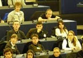 Un grup de elevi de la Liceul "Adam Muller Gutenbrunn" din Arad a participat la Strasbourg la Zilele "Euroscola"