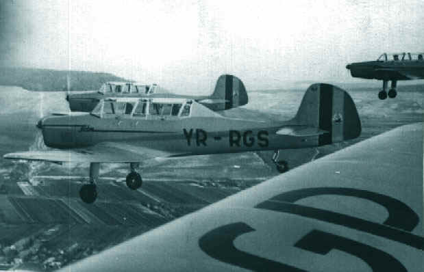 Formatie de avioane RG 7 aflata in zbor intre Reghin si Targu Mures